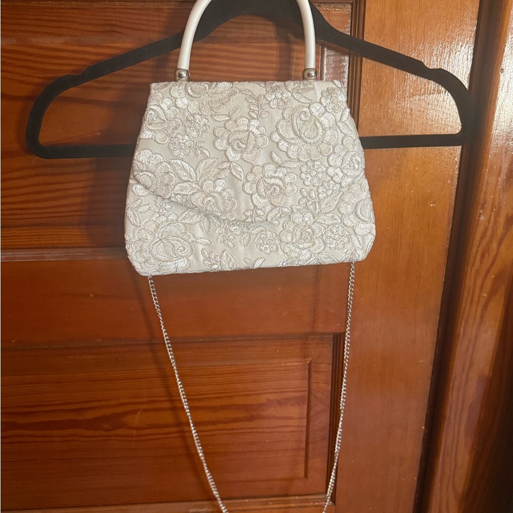 Elegant White Floral Handbag
